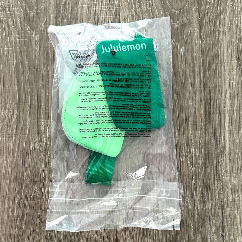 Lululemon NWT Dual Pouch Wallet
